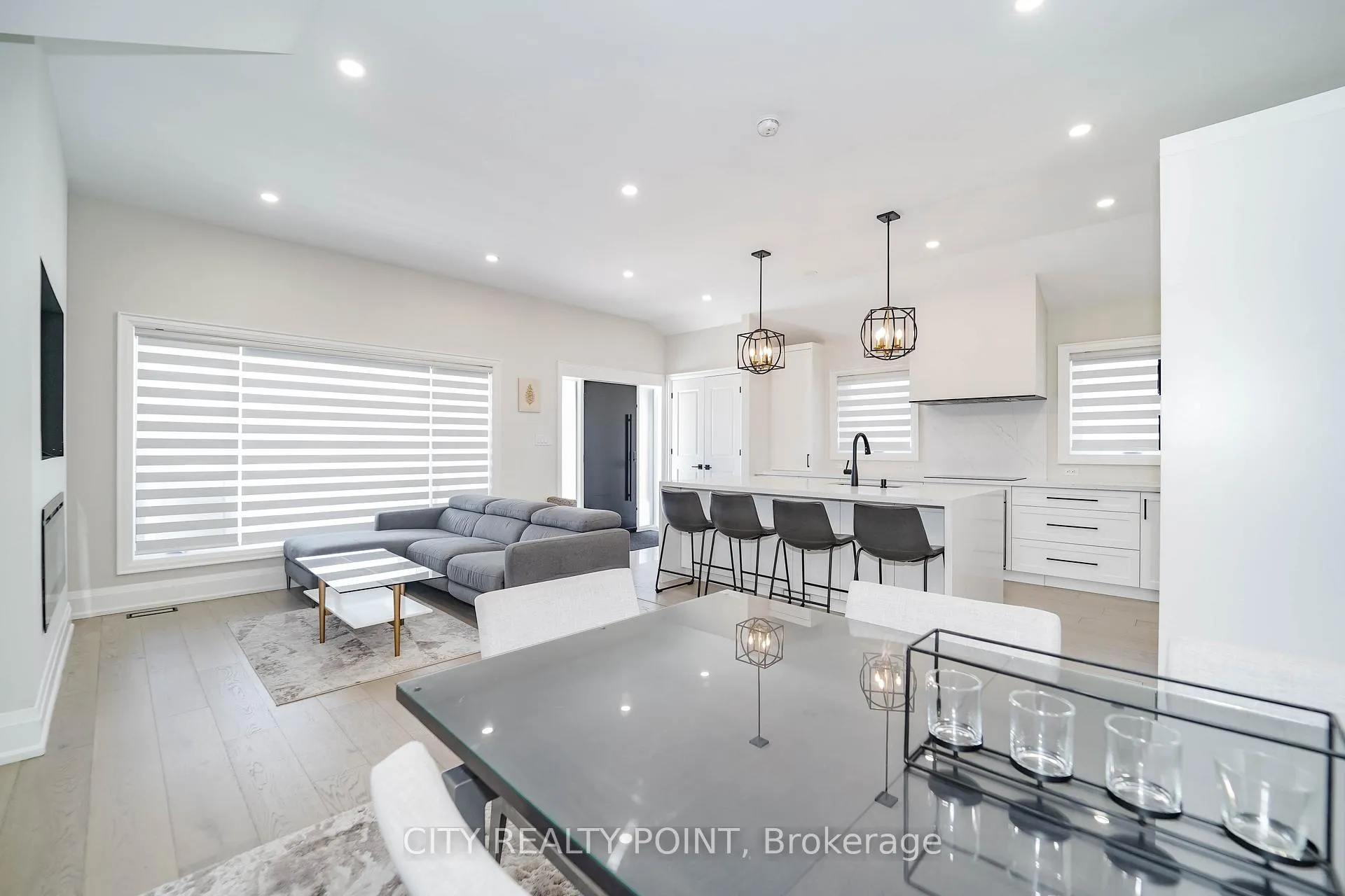 Photo 6 of 1371 Ogden Avenue, Mississauga, Lakeview — HOMEH