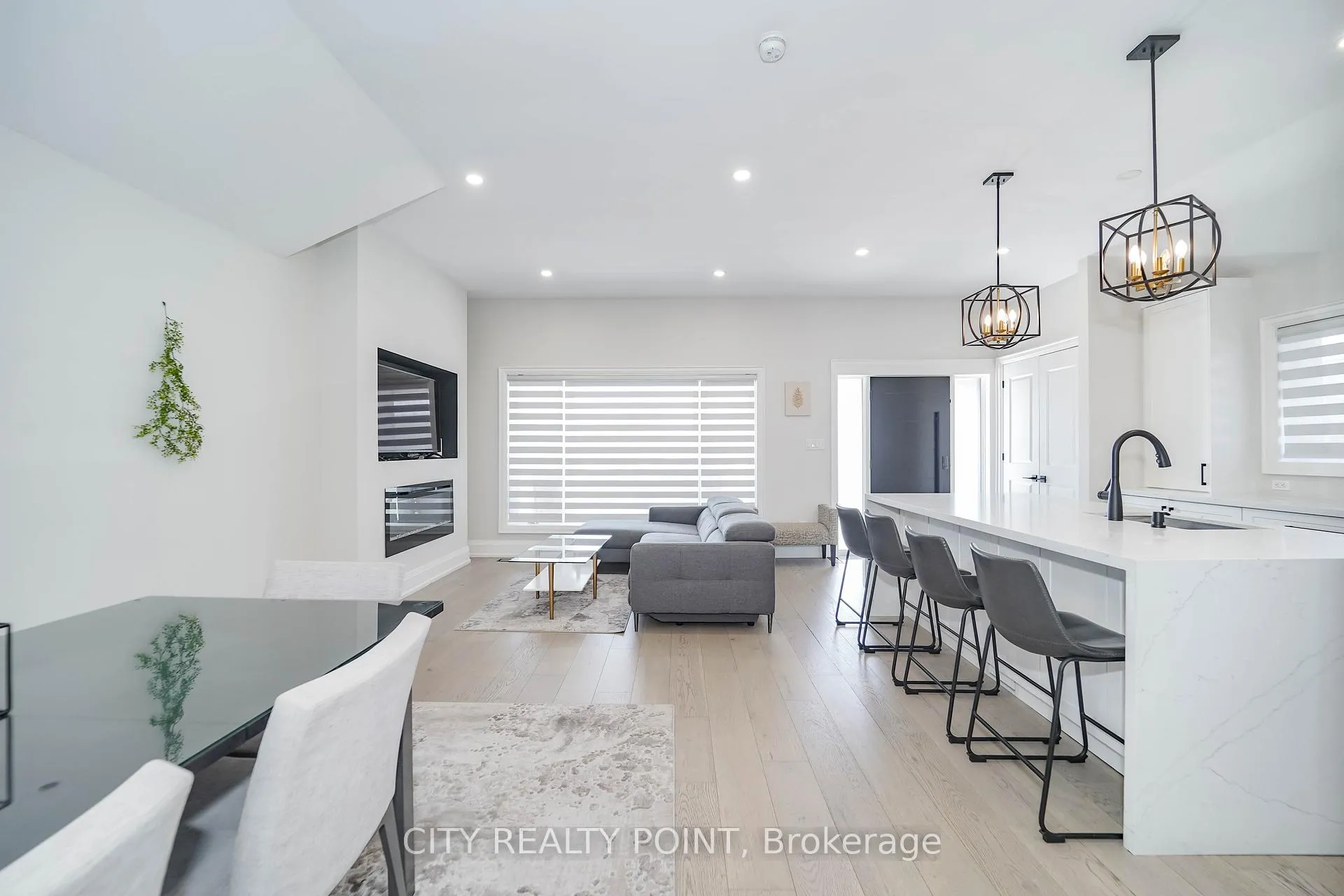 Photo 10 of 1371 Ogden Avenue, Mississauga, Lakeview — HOMEH