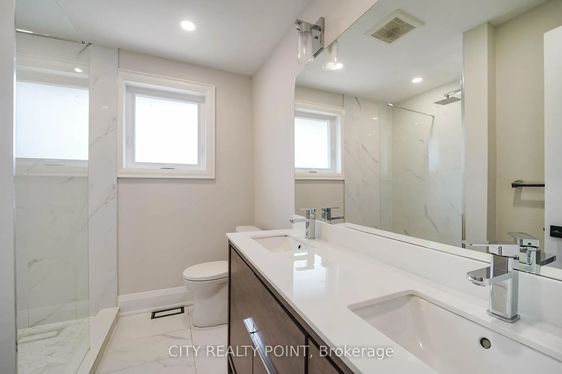 Photo 17 of 1371 Ogden Avenue, Mississauga, Lakeview — HOMEH