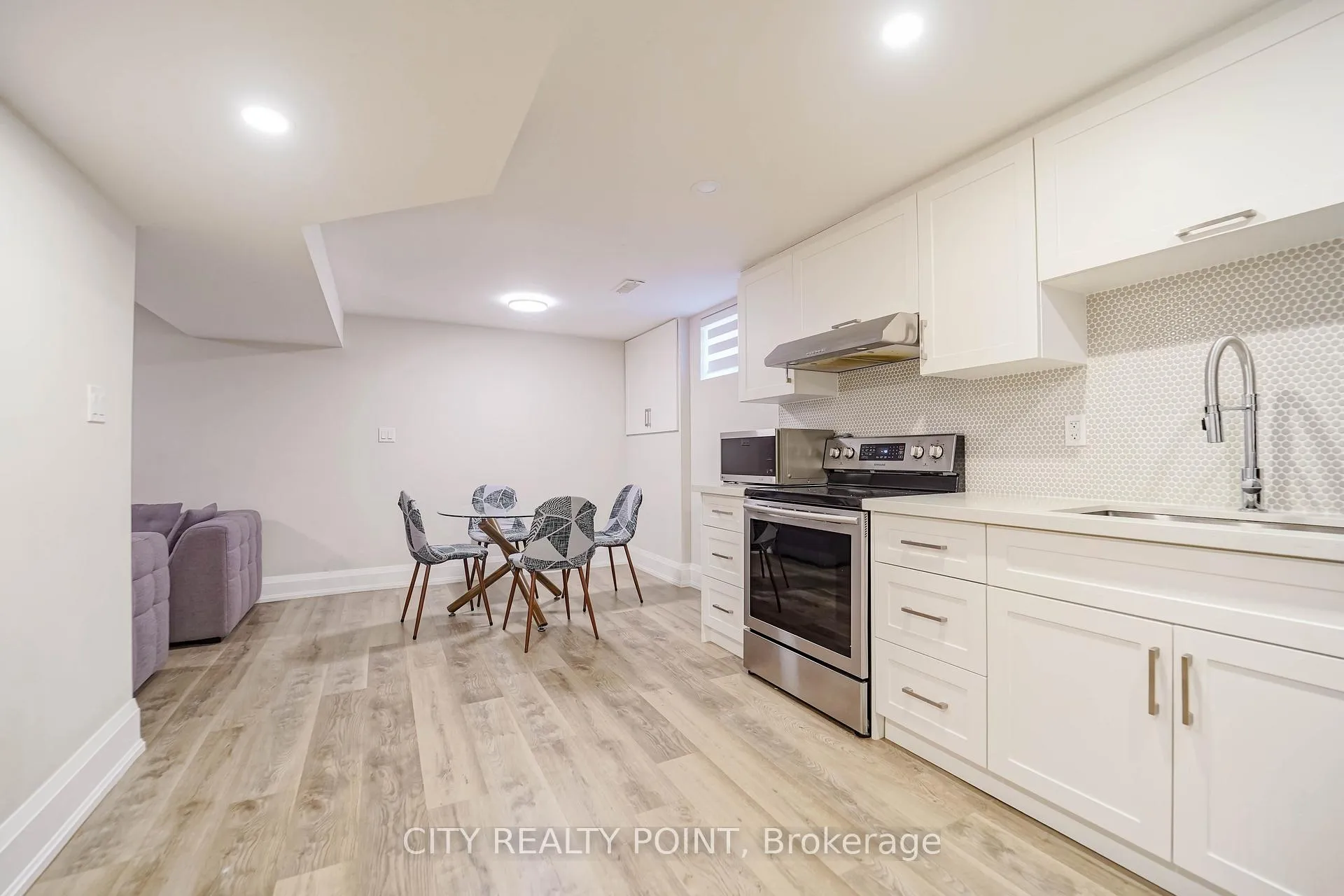 Photo 23 of 1371 Ogden Avenue, Mississauga, Lakeview — HOMEH