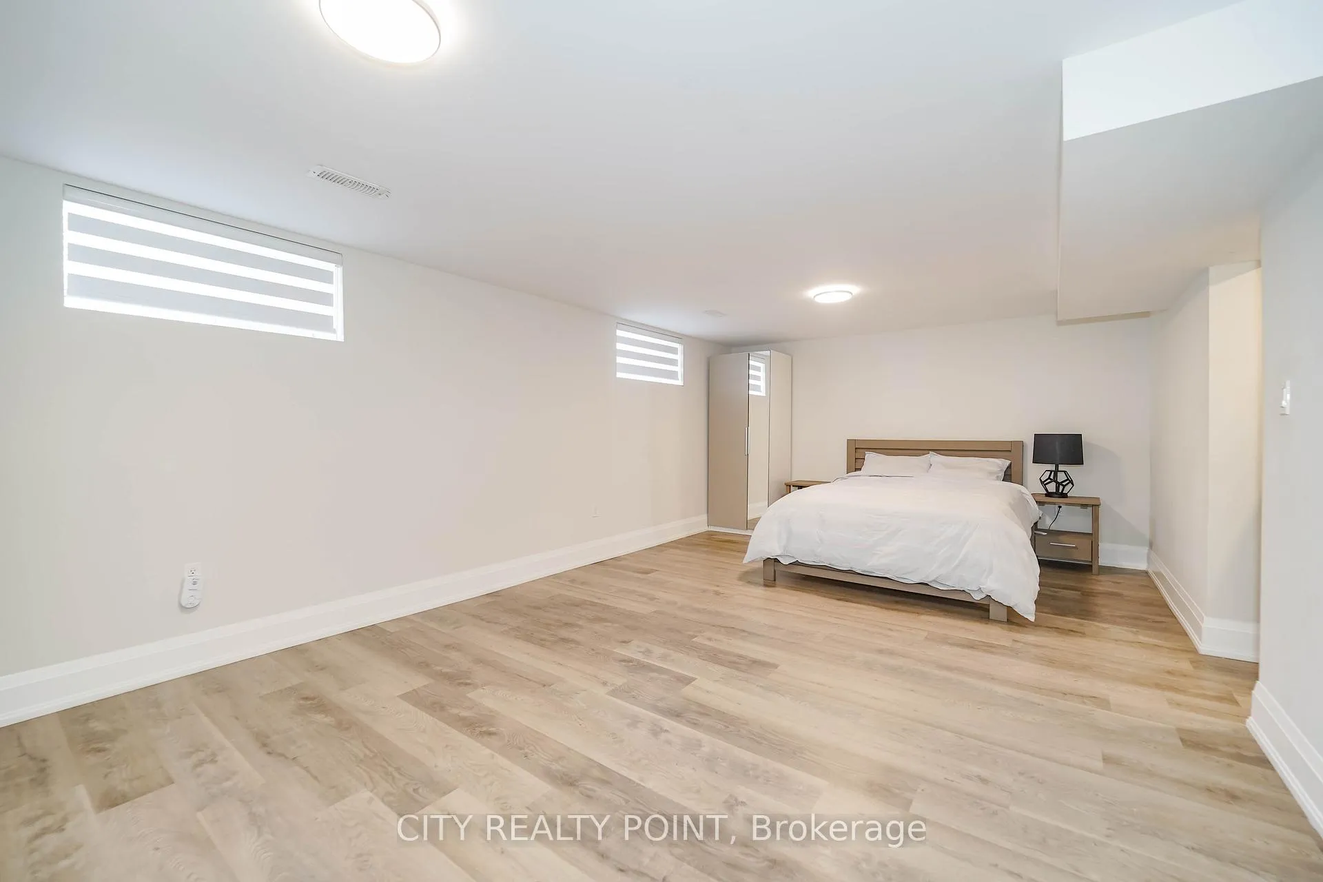 Photo 27 of 1371 Ogden Avenue, Mississauga, Lakeview — HOMEH