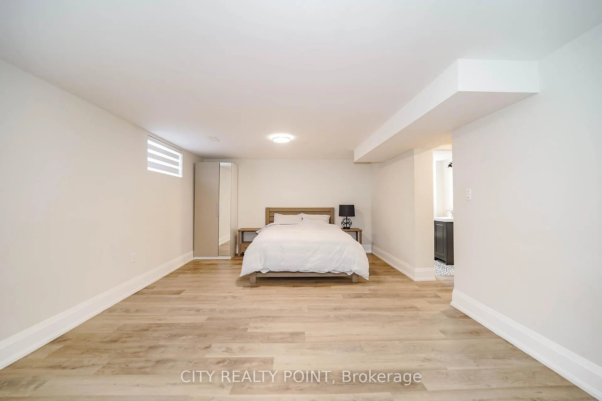 Photo 29 of 1371 Ogden Avenue, Mississauga, Lakeview — HOMEH