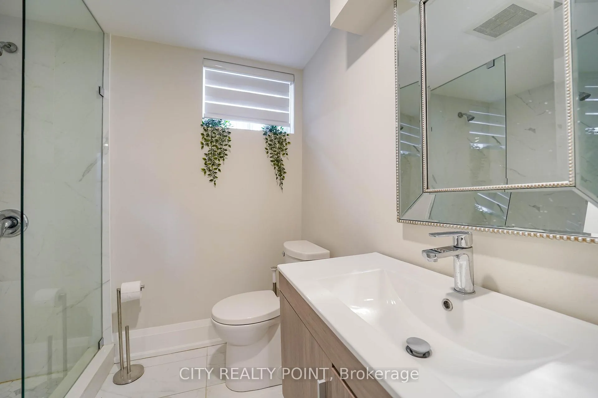 Photo 32 of 1371 Ogden Avenue, Mississauga, Lakeview — HOMEH