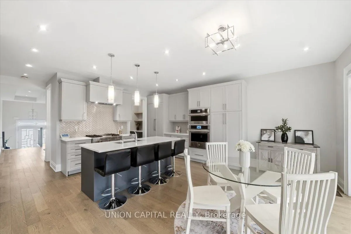 Photo 8 of 75 Bethpage Crescent, Newmarket, Glenway Estates — HOMEH