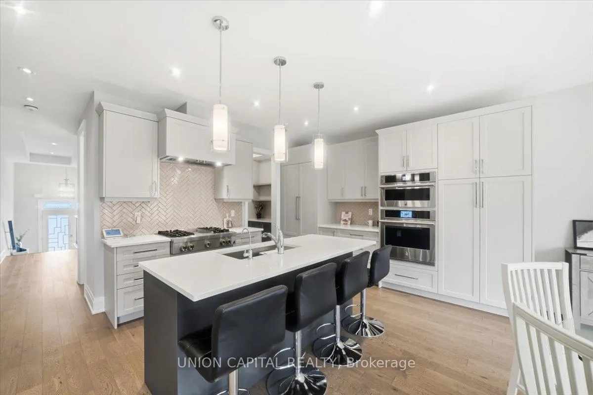 Photo 10 of 75 Bethpage Crescent, Newmarket, Glenway Estates — HOMEH