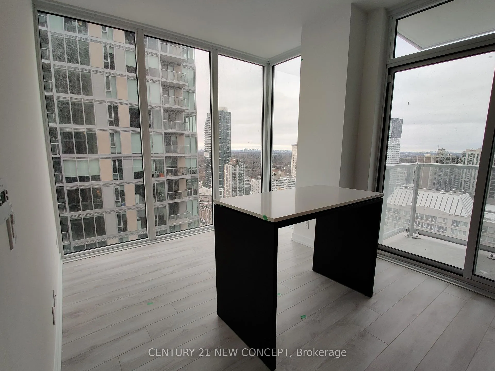 Photo 3 of Unit 1603, 33 Helendale Avenue, Toronto, Yonge-Eglinton — HOMEH