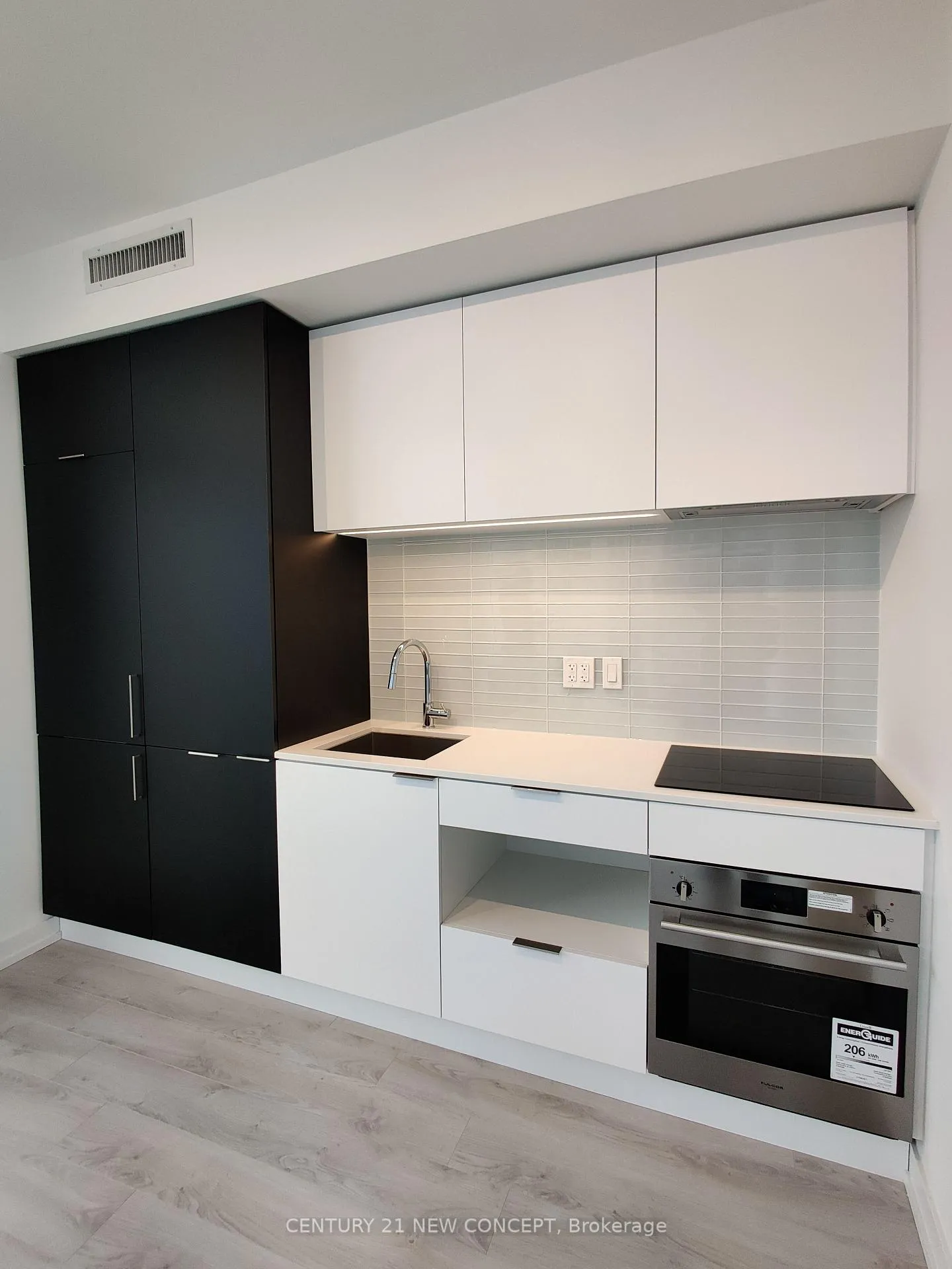 Photo 4 of Unit 1603, 33 Helendale Avenue, Toronto, Yonge-Eglinton — HOMEH