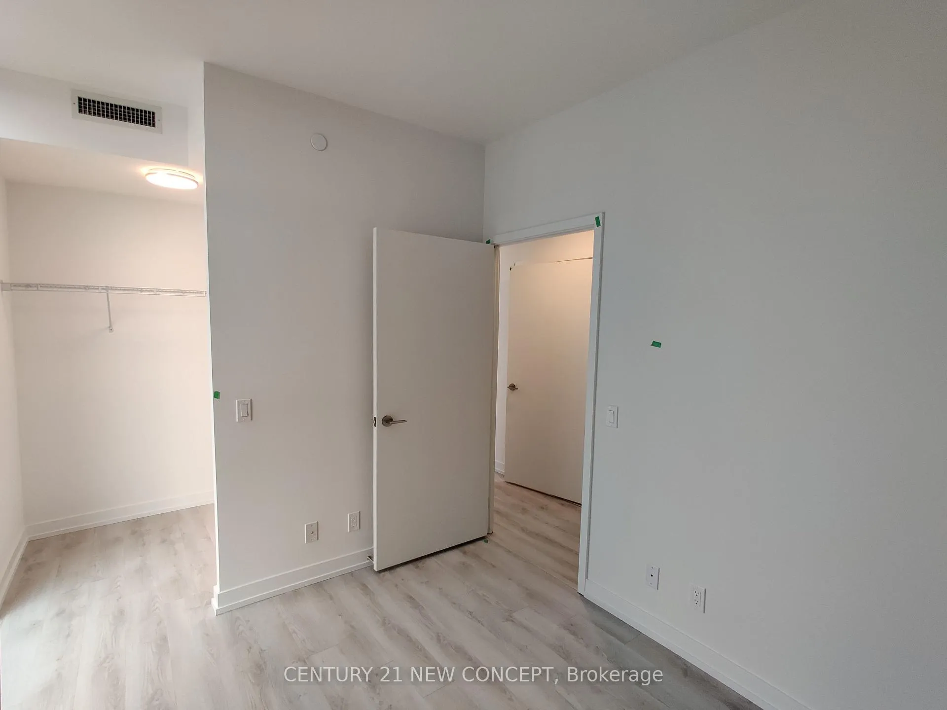 Photo 5 of Unit 1603, 33 Helendale Avenue, Toronto, Yonge-Eglinton — HOMEH