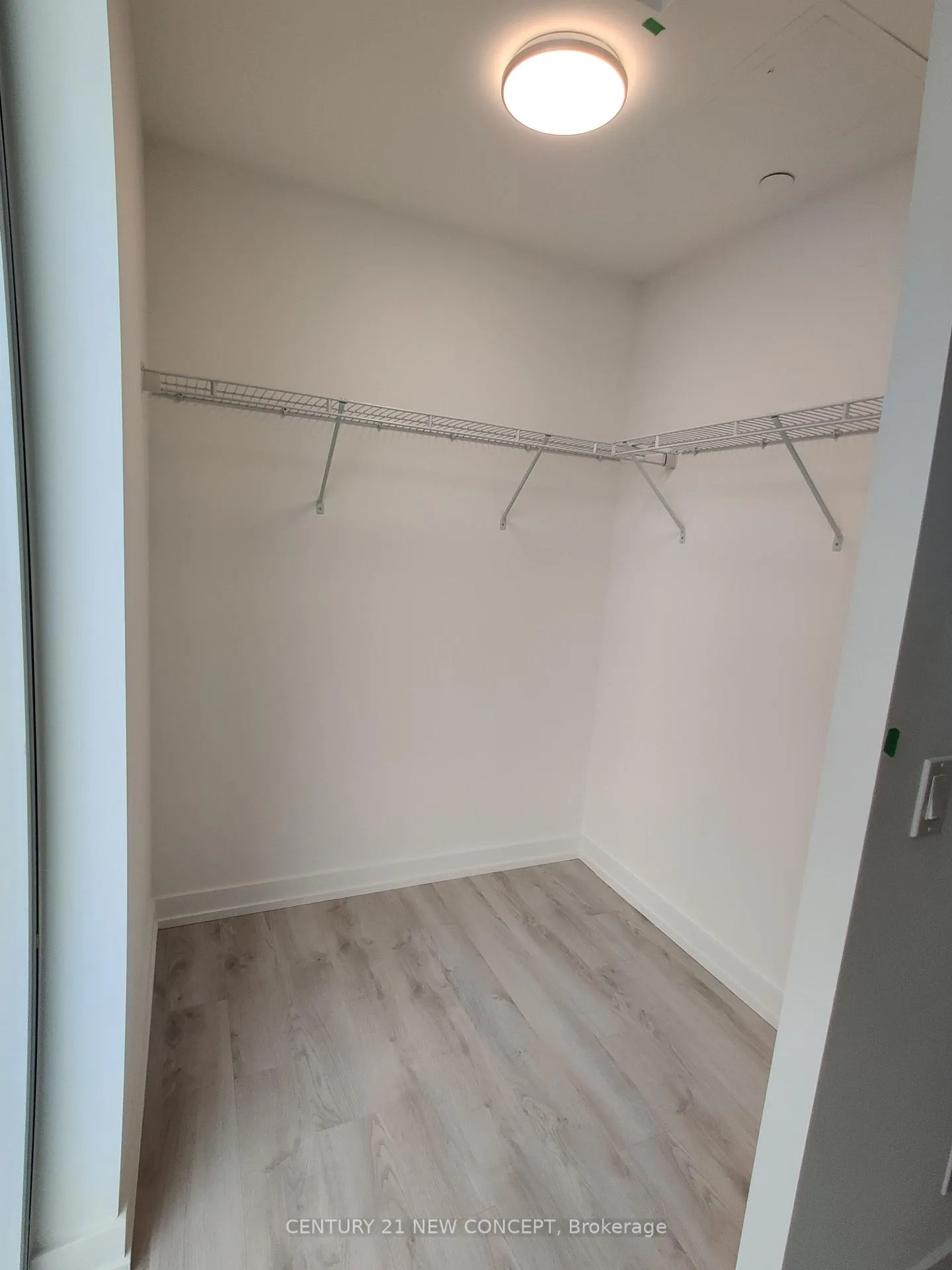 Photo 6 of Unit 1603, 33 Helendale Avenue, Toronto, Yonge-Eglinton — HOMEH