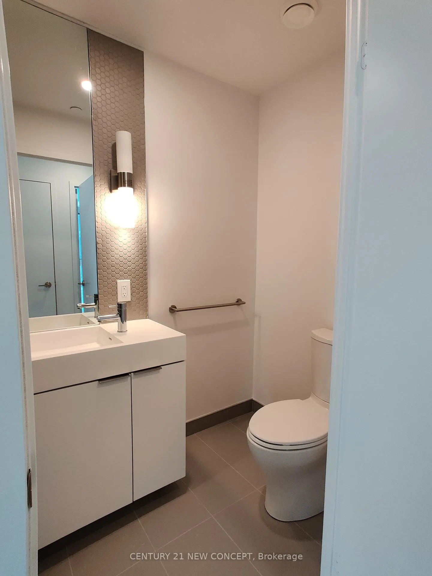 Photo 8 of Unit 1603, 33 Helendale Avenue, Toronto, Yonge-Eglinton — HOMEH