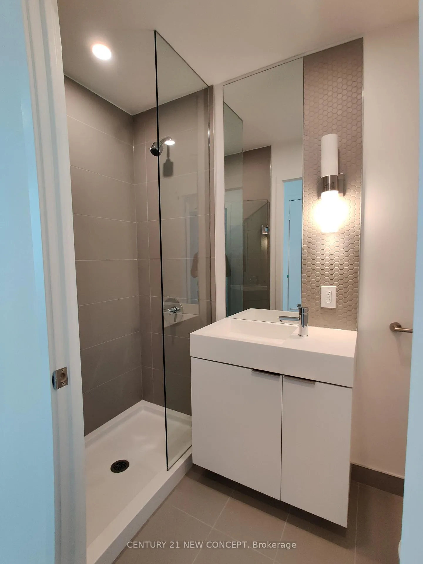Photo 9 of Unit 1603, 33 Helendale Avenue, Toronto, Yonge-Eglinton — HOMEH