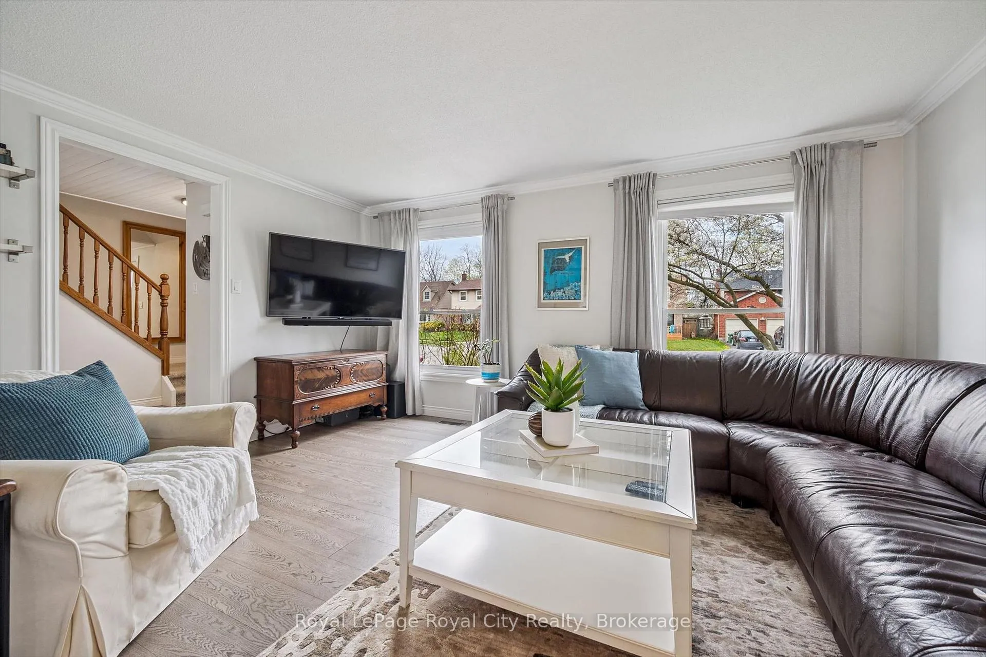 Photo 8 of 256 West Acres Drive, Guelph, Willow West/Sugarbush/West Acres — HOMEH