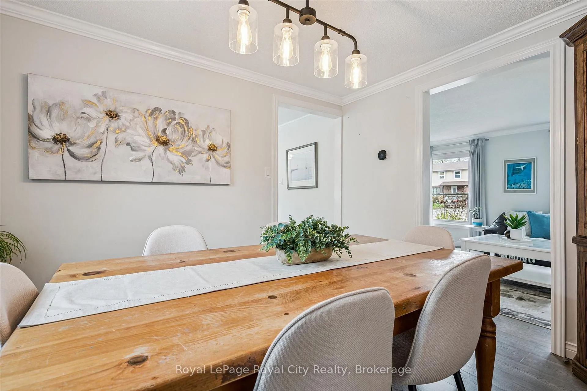 Photo 10 of 256 West Acres Drive, Guelph, Willow West/Sugarbush/West Acres — HOMEH