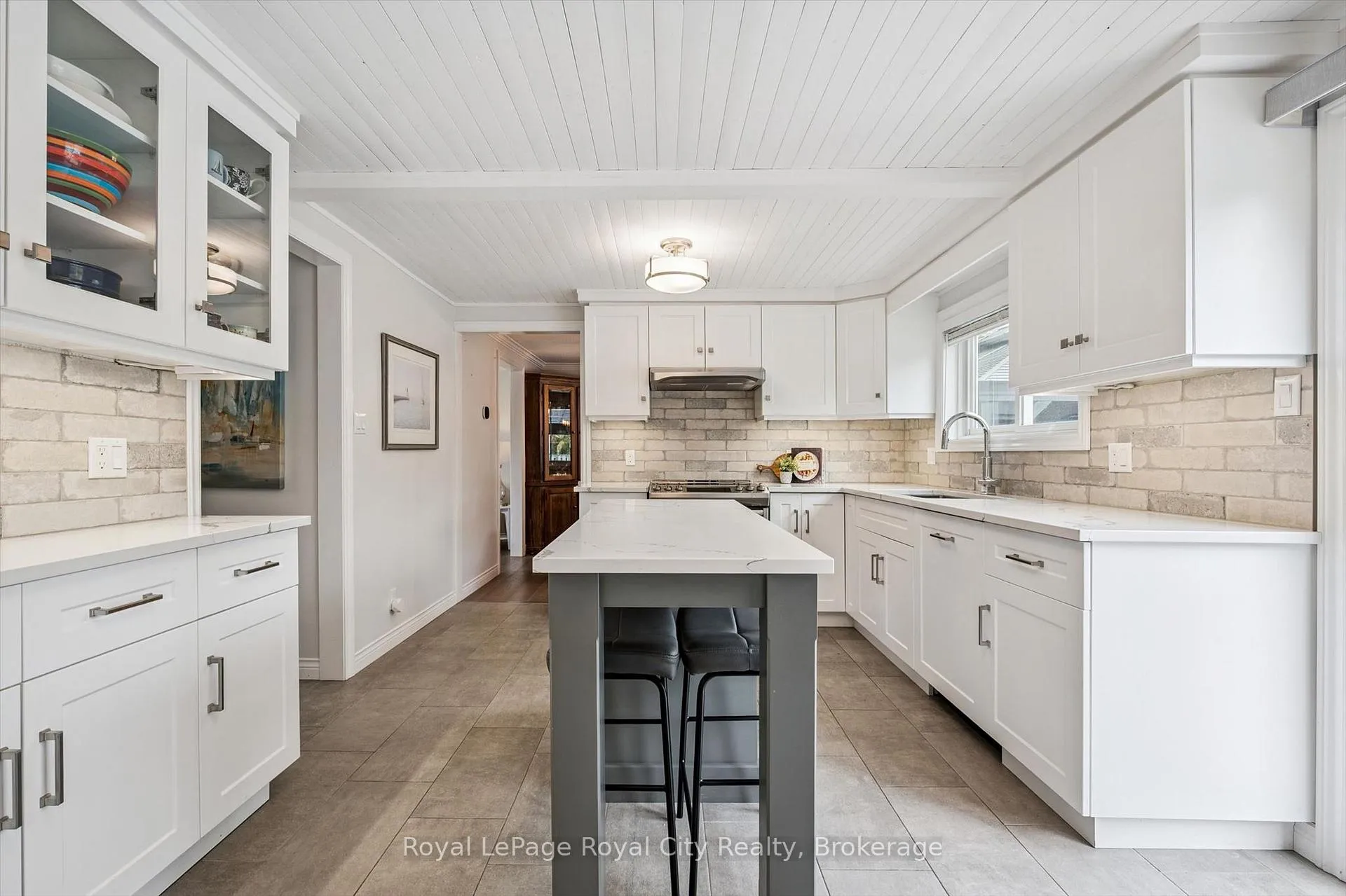 Photo 15 of 256 West Acres Drive, Guelph, Willow West/Sugarbush/West Acres — HOMEH