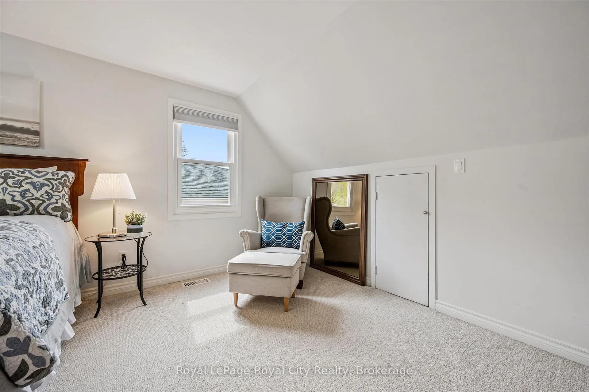 Photo 21 of 256 West Acres Drive, Guelph, Willow West/Sugarbush/West Acres — HOMEH