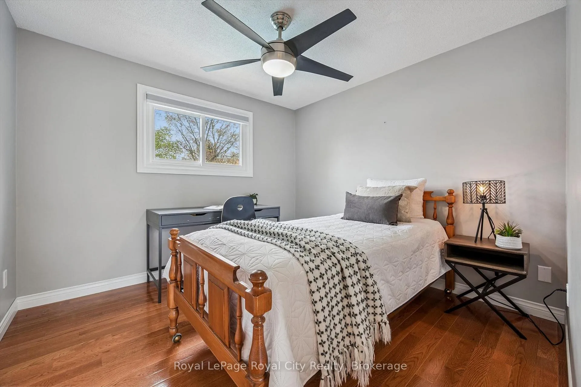 Photo 22 of 256 West Acres Drive, Guelph, Willow West/Sugarbush/West Acres — HOMEH