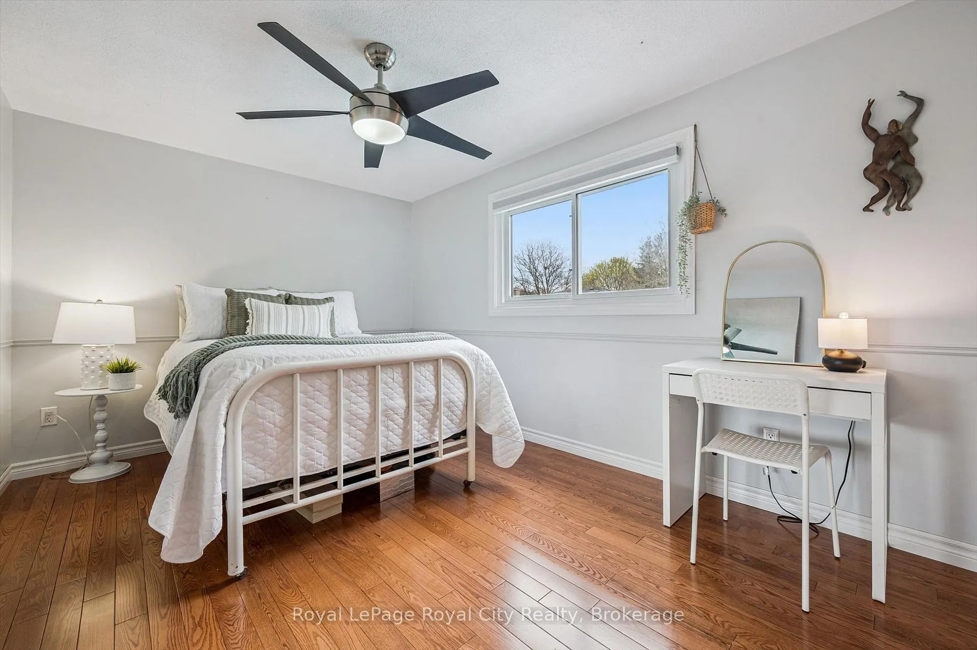 Photo 23 of 256 West Acres Drive, Guelph, Willow West/Sugarbush/West Acres — HOMEH