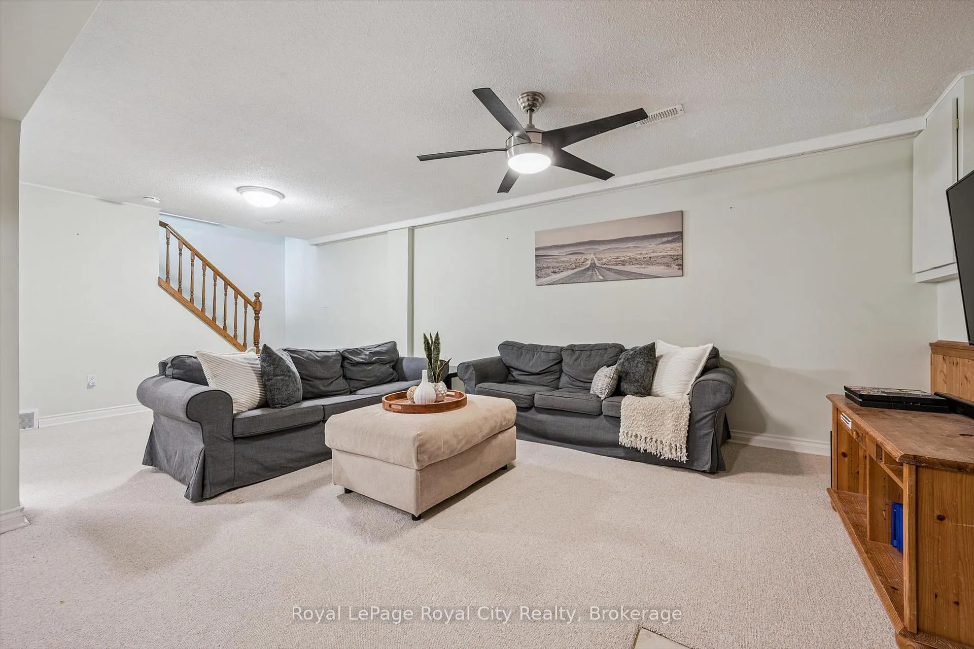 Photo 28 of 256 West Acres Drive, Guelph, Willow West/Sugarbush/West Acres — HOMEH