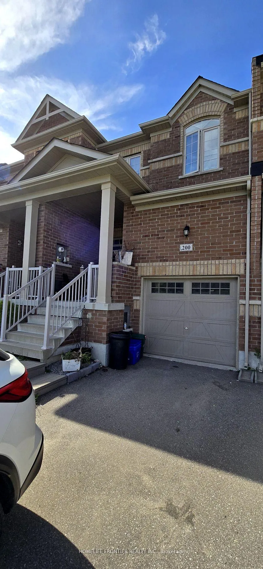 Photo 2 of 200 Roy Harper Avenue, Aurora, Rural Aurora — HOMEH