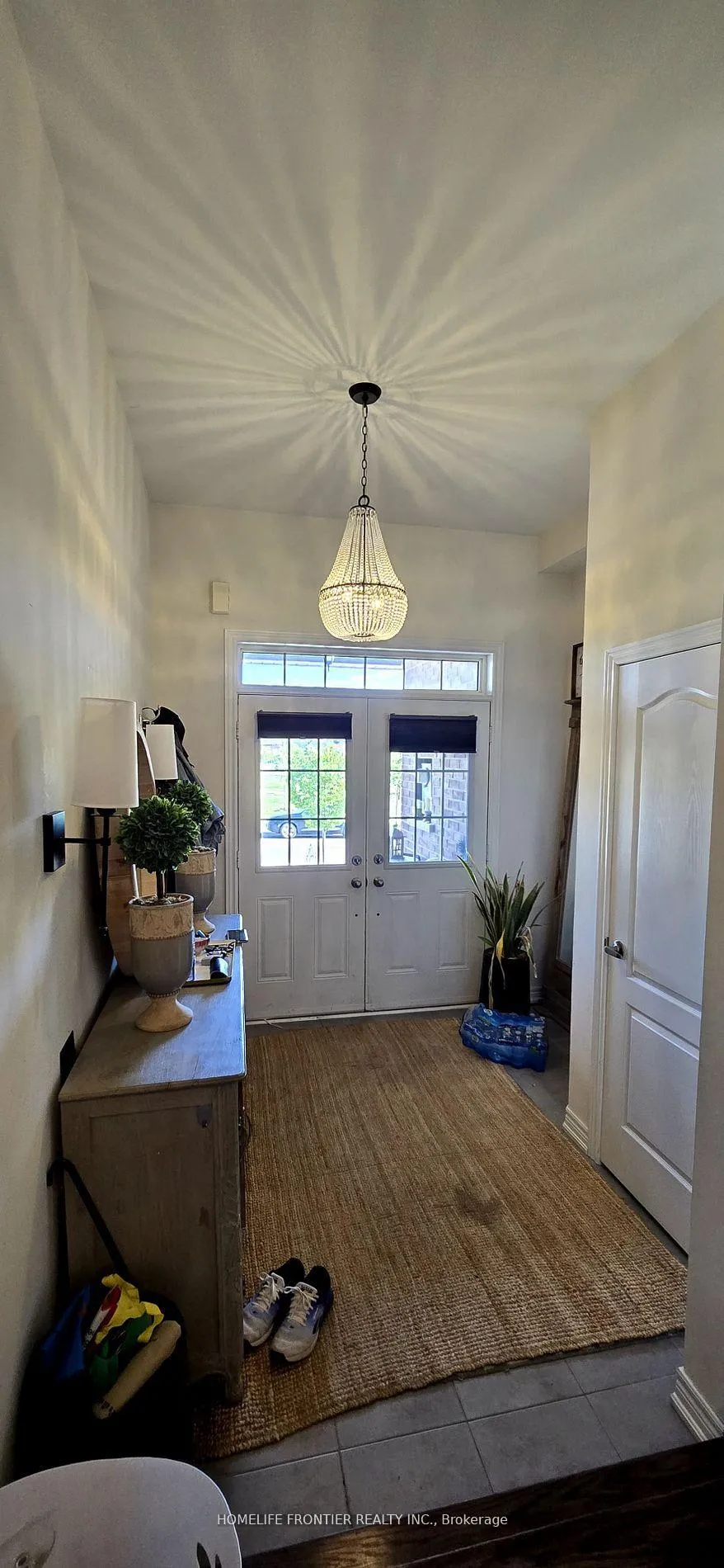 Photo 3 of 200 Roy Harper Avenue, Aurora, Rural Aurora — HOMEH