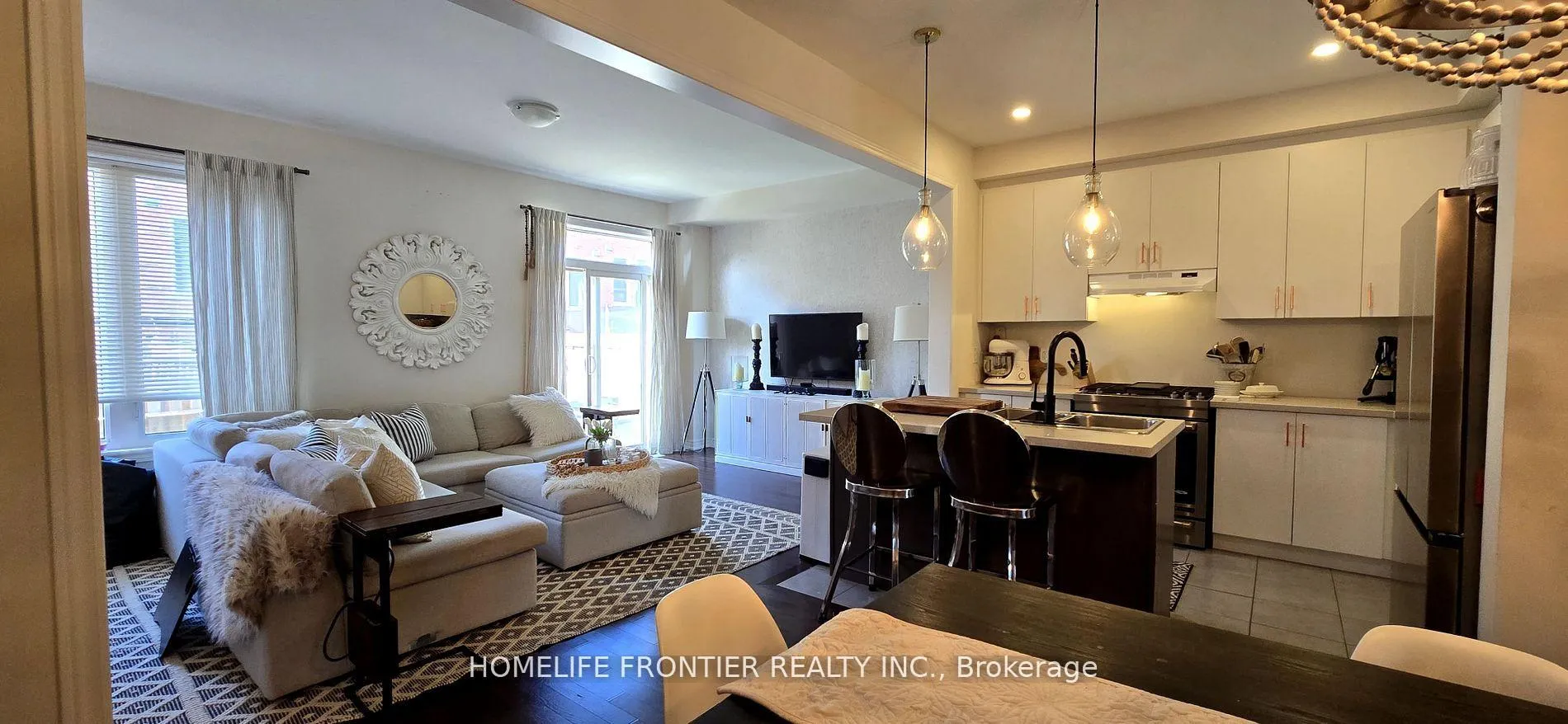 Photo 8 of 200 Roy Harper Avenue, Aurora, Rural Aurora — HOMEH