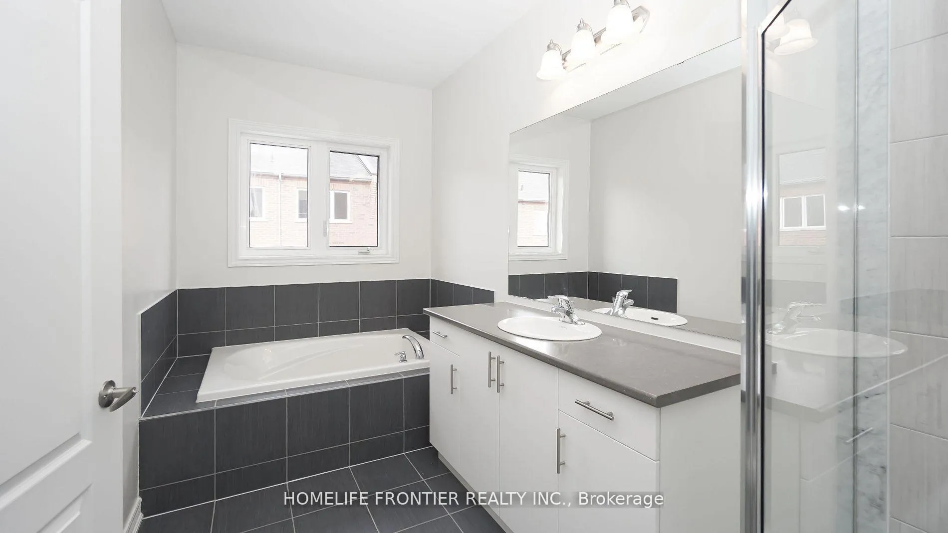 Photo 16 of 200 Roy Harper Avenue, Aurora, Rural Aurora — HOMEH