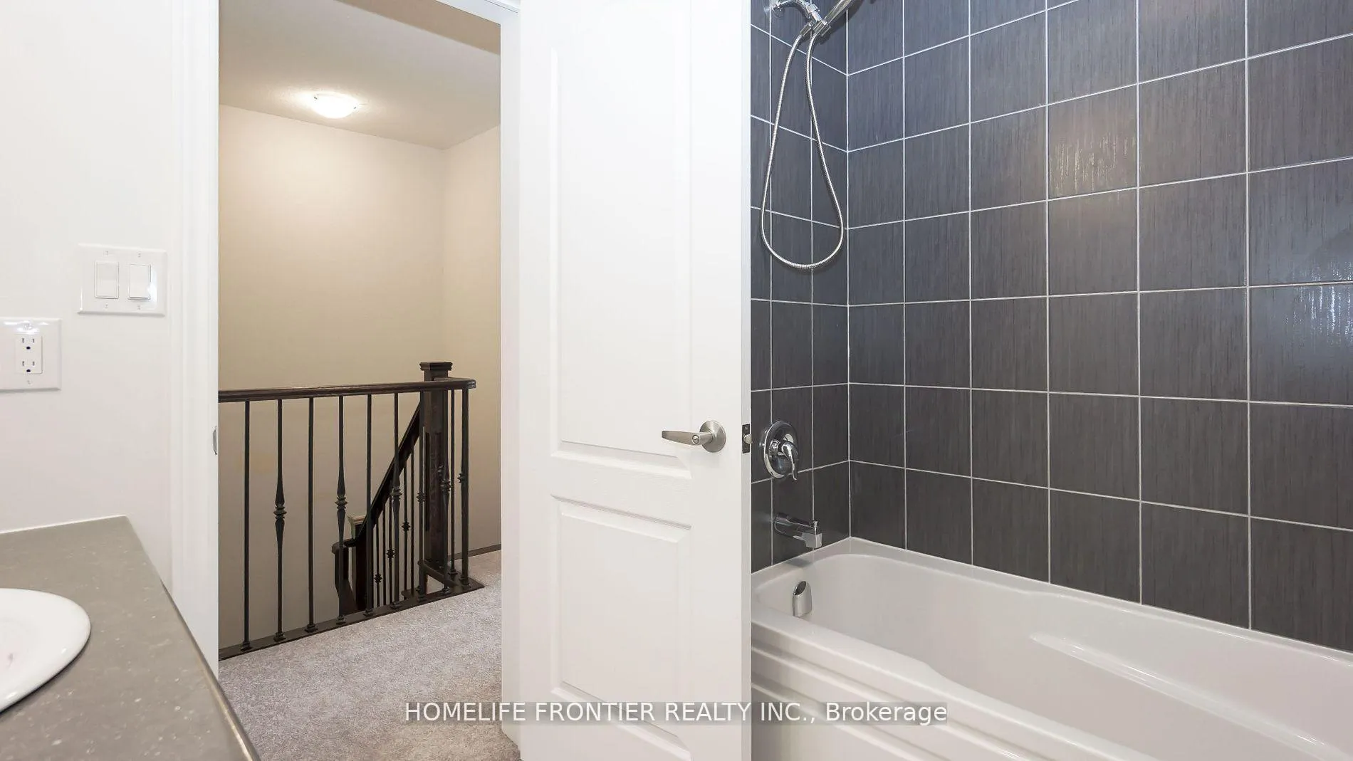 Photo 19 of 200 Roy Harper Avenue, Aurora, Rural Aurora — HOMEH