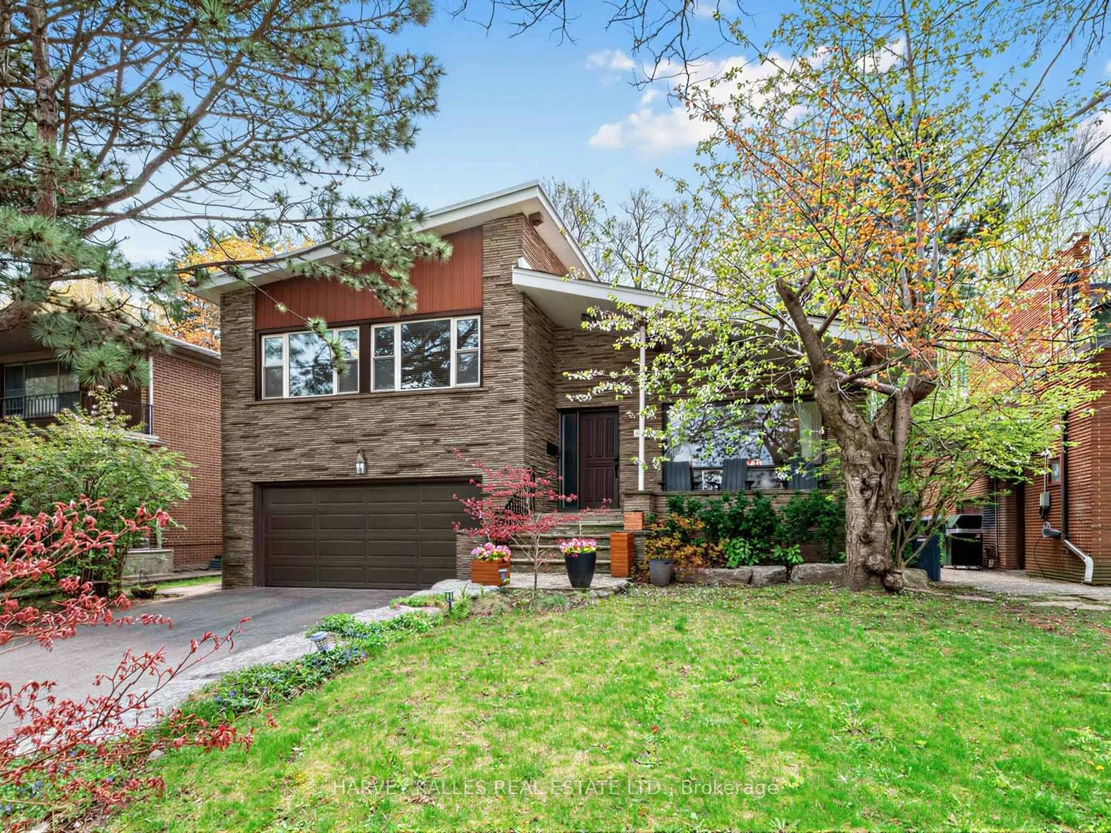 Photo 1 of 71 Prue Avenue, Toronto, Englemount-Lawrence — HOMEH