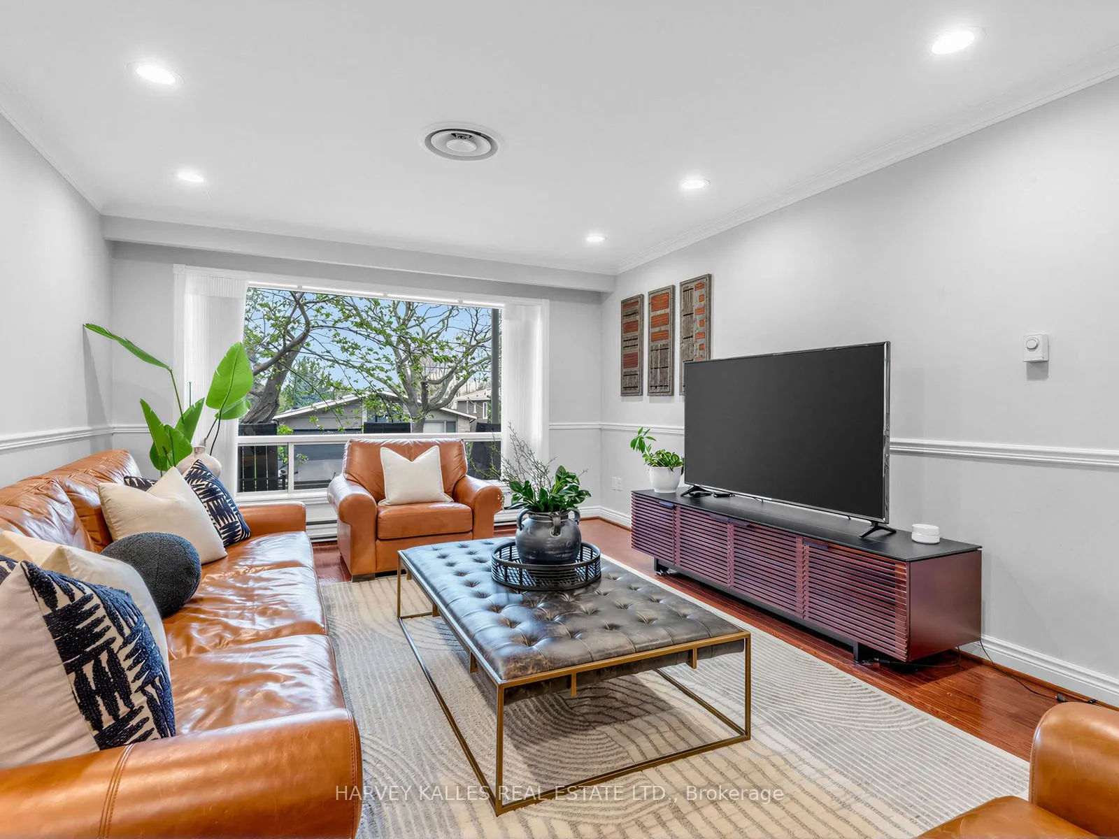 Photo 7 of 71 Prue Avenue, Toronto, Englemount-Lawrence — HOMEH