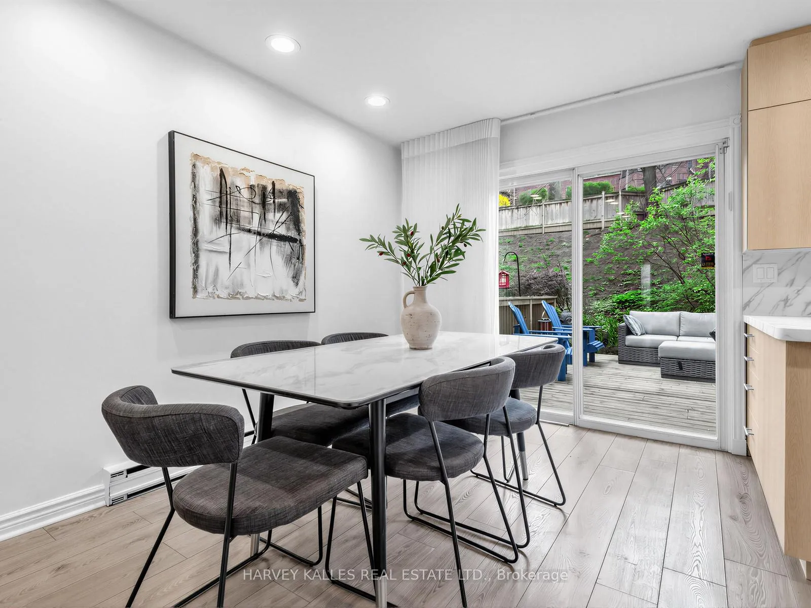 Photo 11 of 71 Prue Avenue, Toronto, Englemount-Lawrence — HOMEH