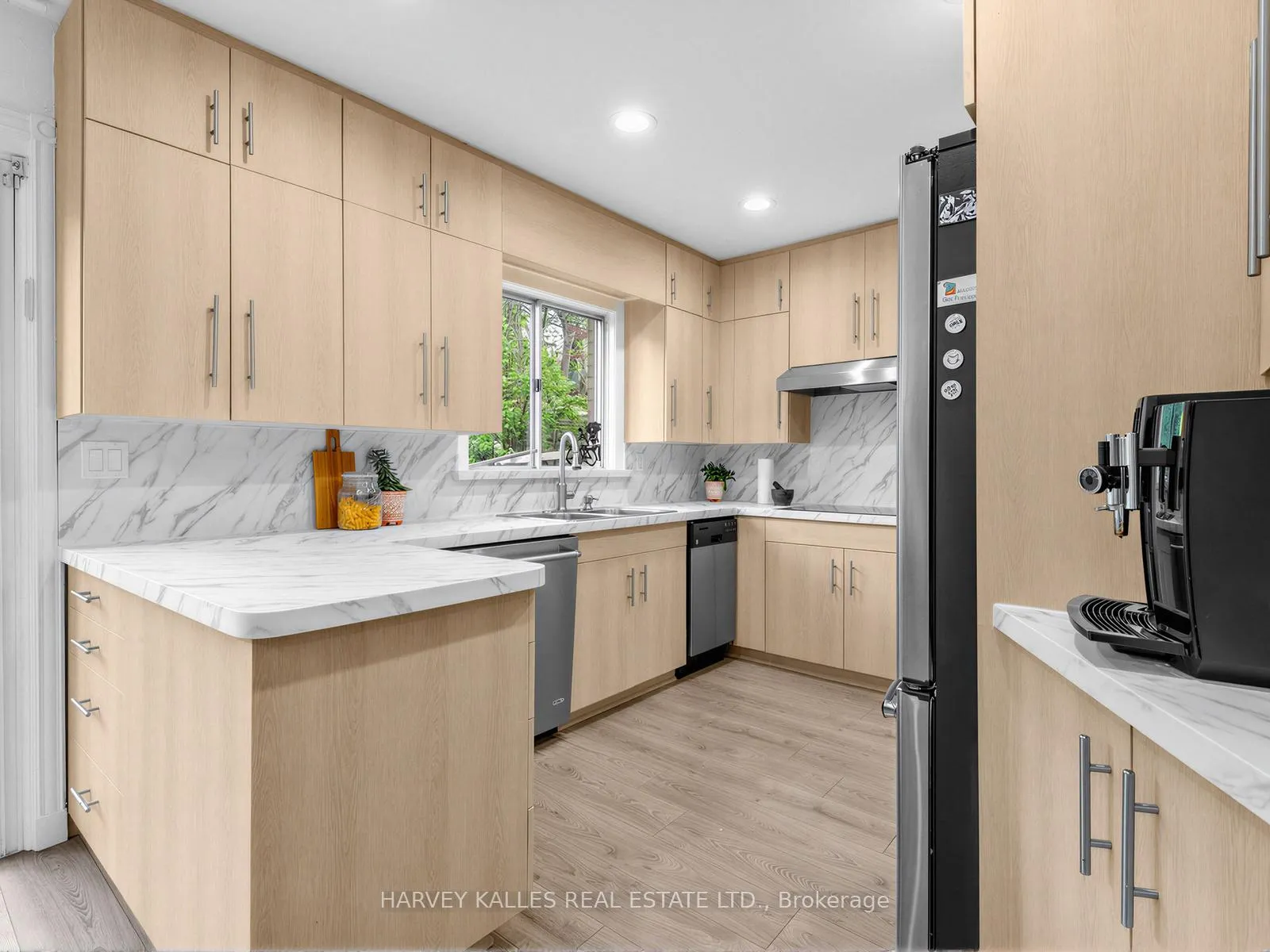 Photo 13 of 71 Prue Avenue, Toronto, Englemount-Lawrence — HOMEH