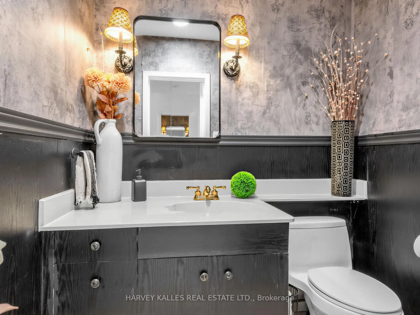 Photo 16 of 71 Prue Avenue, Toronto, Englemount-Lawrence — HOMEH