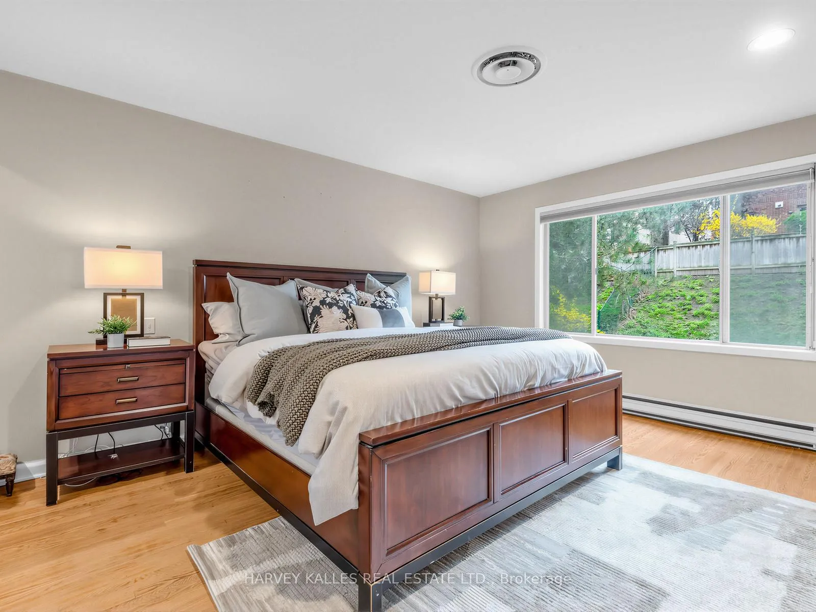 Photo 18 of 71 Prue Avenue, Toronto, Englemount-Lawrence — HOMEH