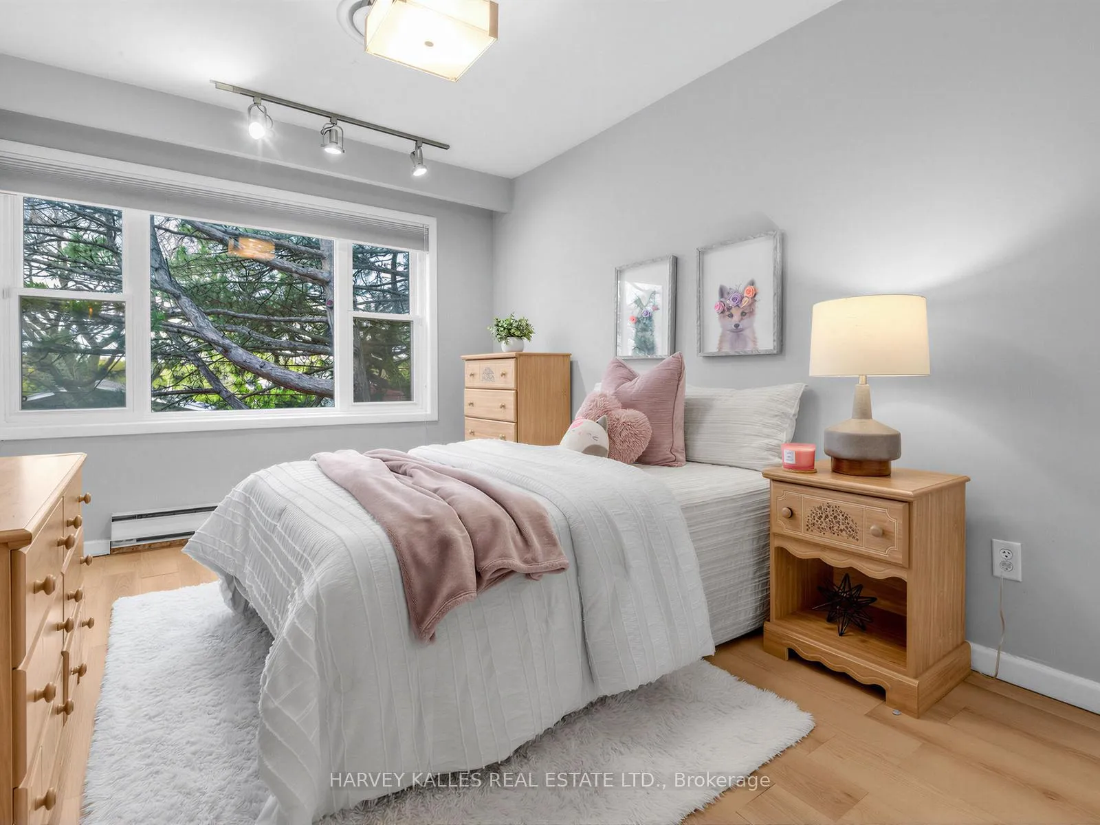 Photo 23 of 71 Prue Avenue, Toronto, Englemount-Lawrence — HOMEH