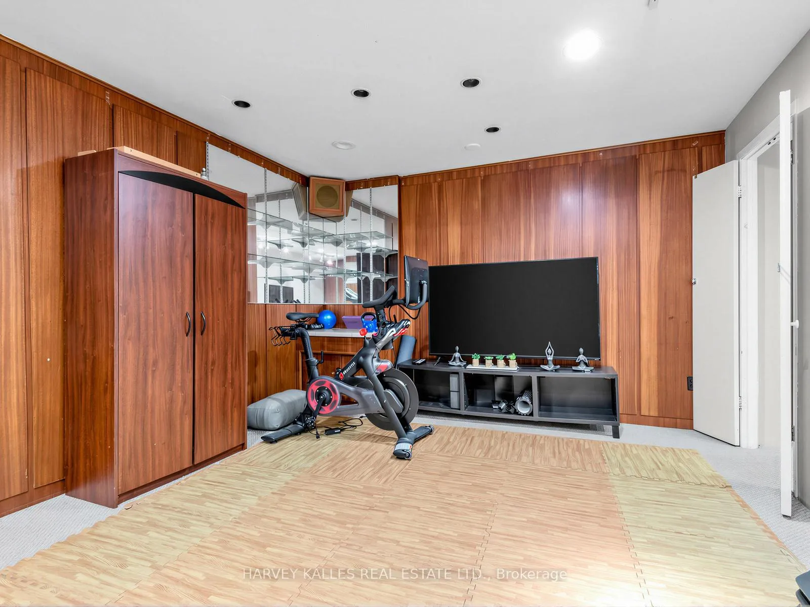 Photo 30 of 71 Prue Avenue, Toronto, Englemount-Lawrence — HOMEH
