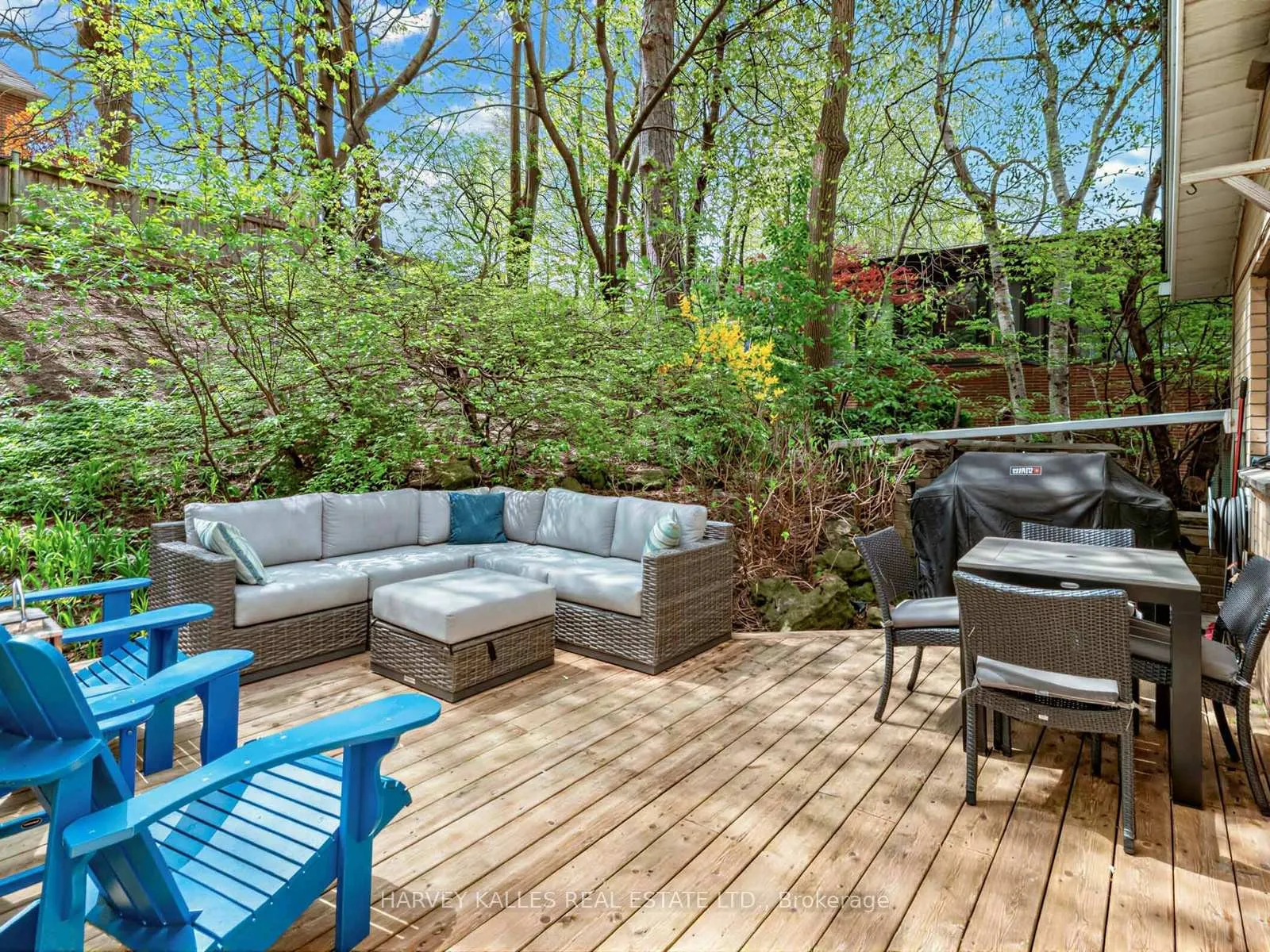 Photo 32 of 71 Prue Avenue, Toronto, Englemount-Lawrence — HOMEH
