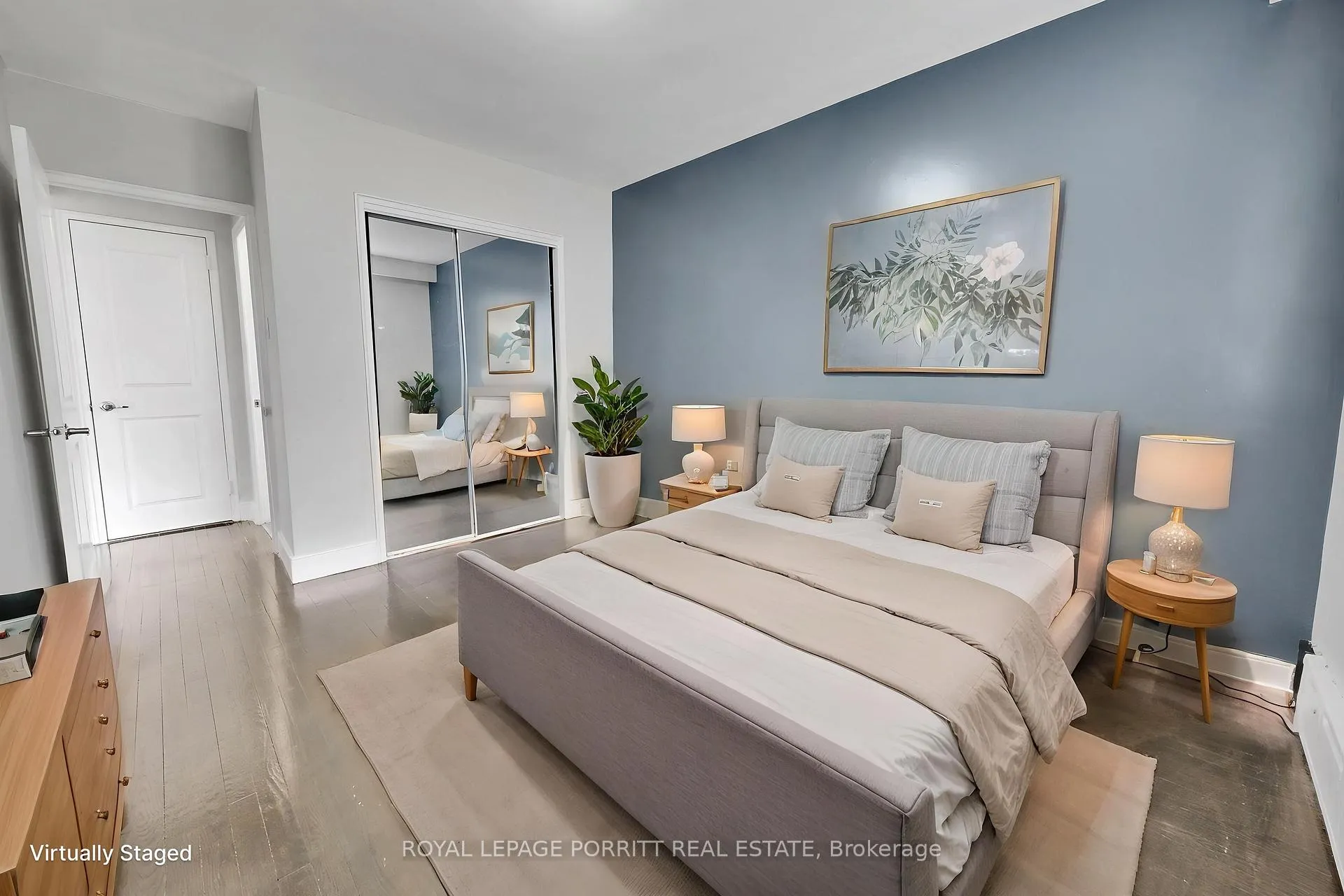 Photo 3 of Unit 5, 2 Superior Avenue, Etobicoke, Mimico — HOMEH