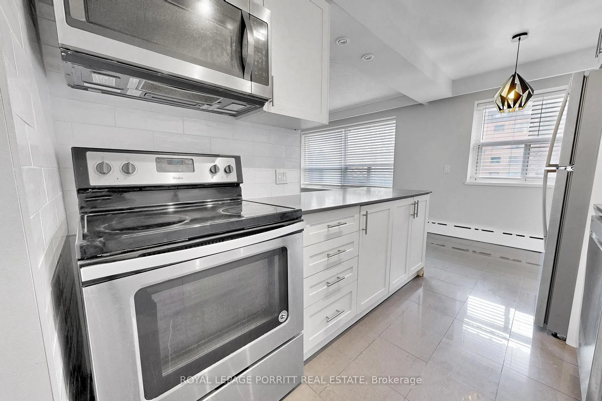 Photo 8 of Unit 5, 2 Superior Avenue, Etobicoke, Mimico — HOMEH