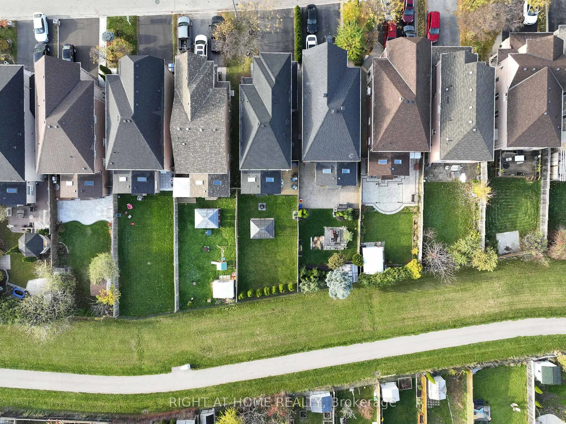 Photo 3 of 5041 Dubonet Drive, Mississauga, Churchill Meadows — HOMEH
