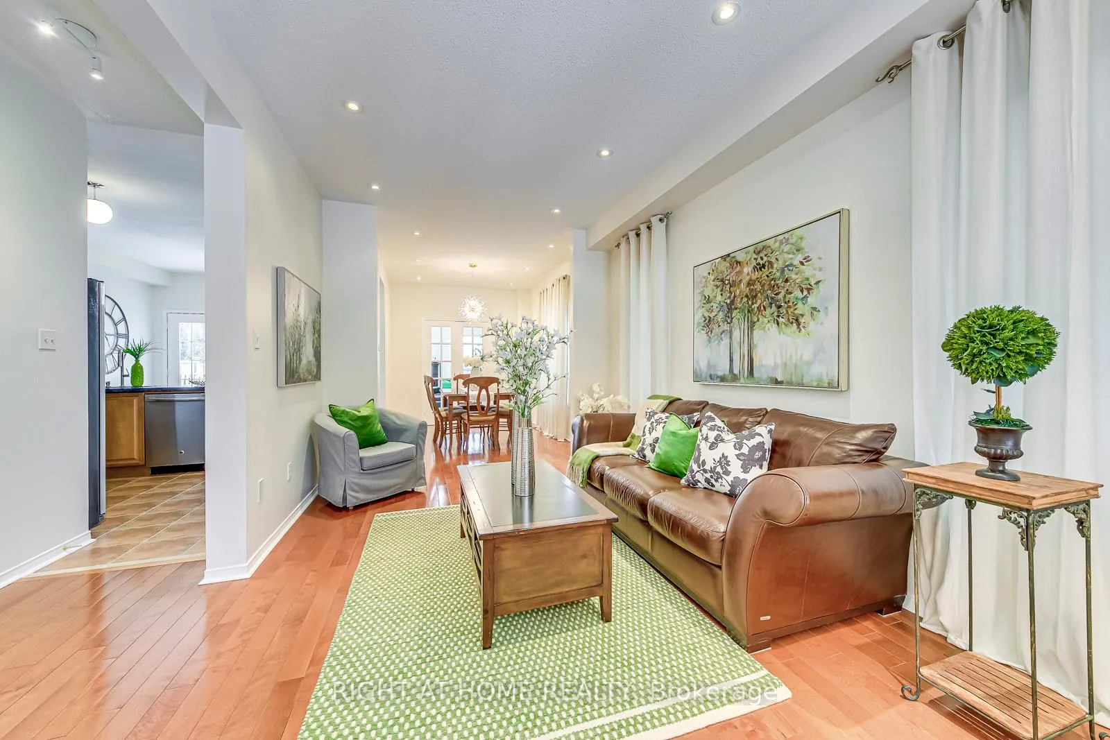 Photo 5 of 5041 Dubonet Drive, Mississauga, Churchill Meadows — HOMEH