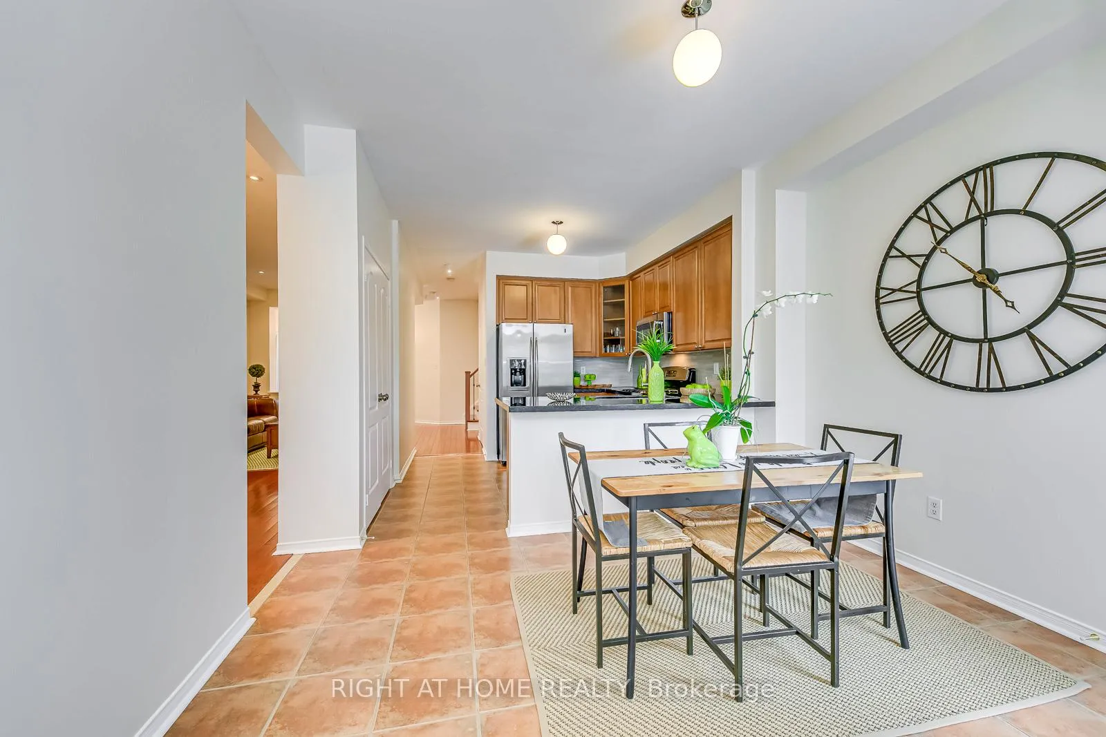 Photo 13 of 5041 Dubonet Drive, Mississauga, Churchill Meadows — HOMEH