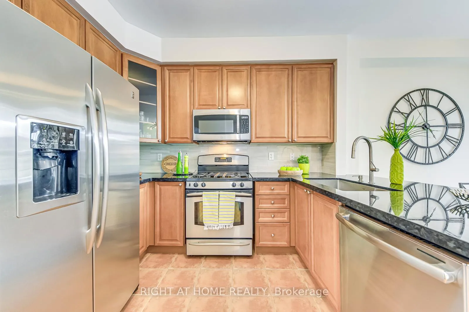 Photo 16 of 5041 Dubonet Drive, Mississauga, Churchill Meadows — HOMEH
