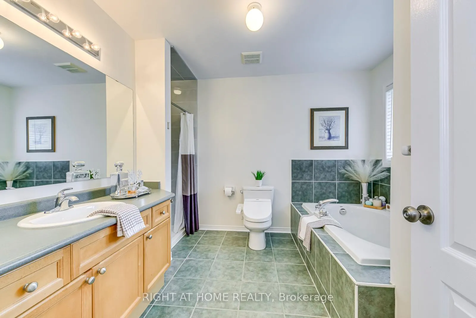 Photo 21 of 5041 Dubonet Drive, Mississauga, Churchill Meadows — HOMEH