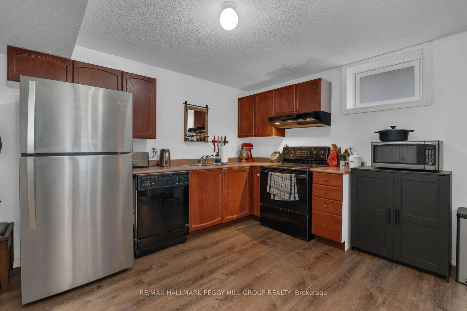 Photo 6 of Unit Lower, 194 Country Lane, Barrie, Painswick South — HOMEH