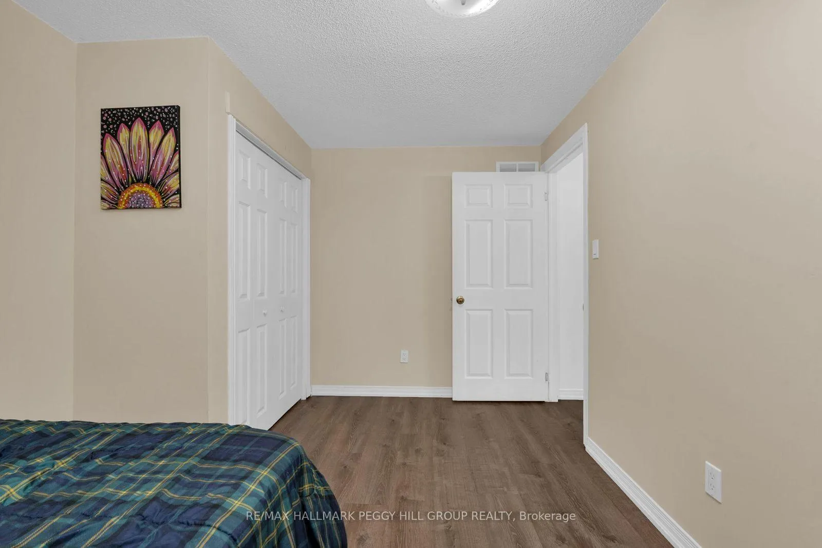 Photo 10 of Unit Lower, 194 Country Lane, Barrie, Painswick South — HOMEH