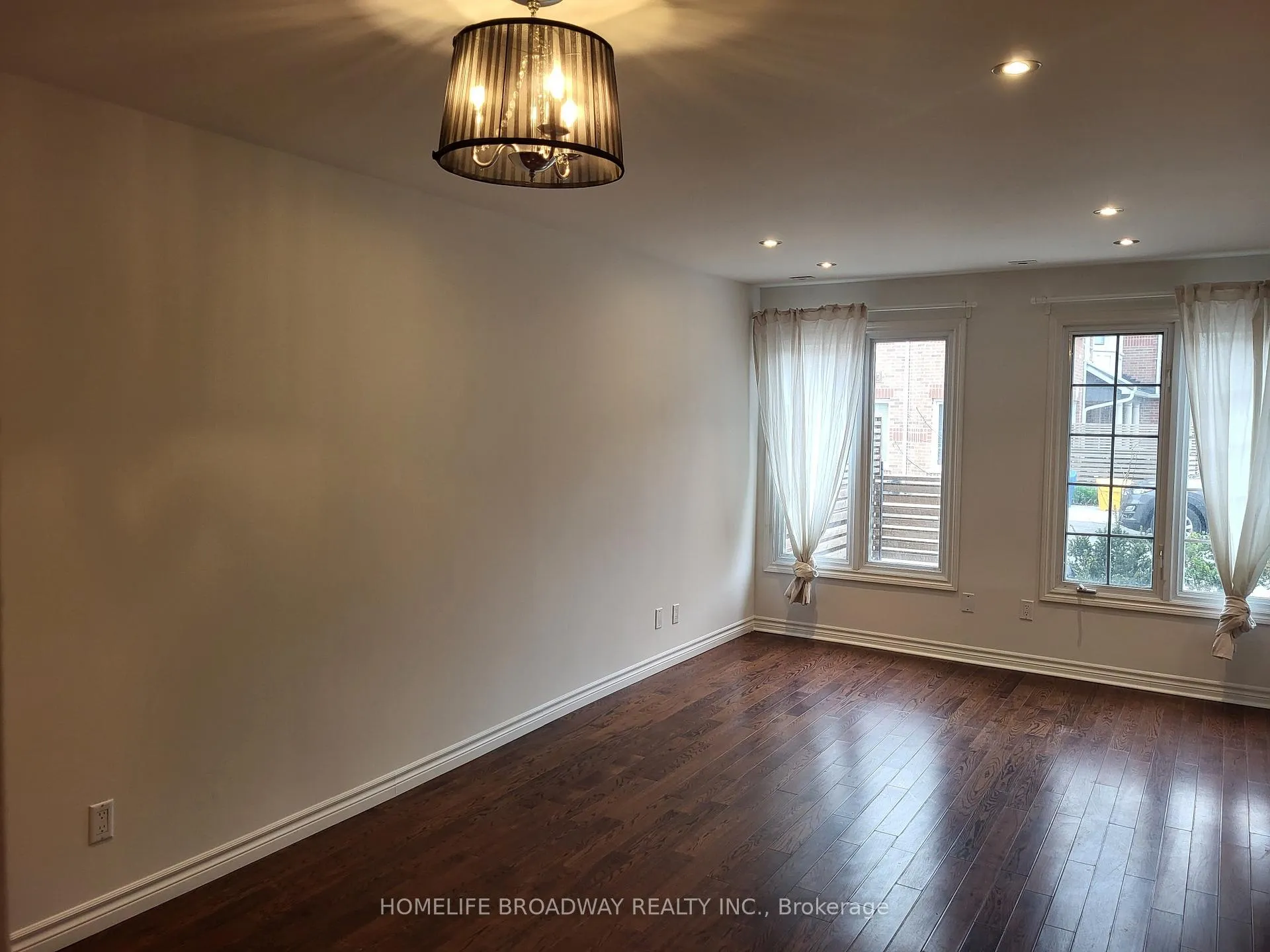 Photo 4 of Unit 44, 151 Townsgate Drive, Vaughan, Crestwood-Springfarm-Yorkhill — HOMEH