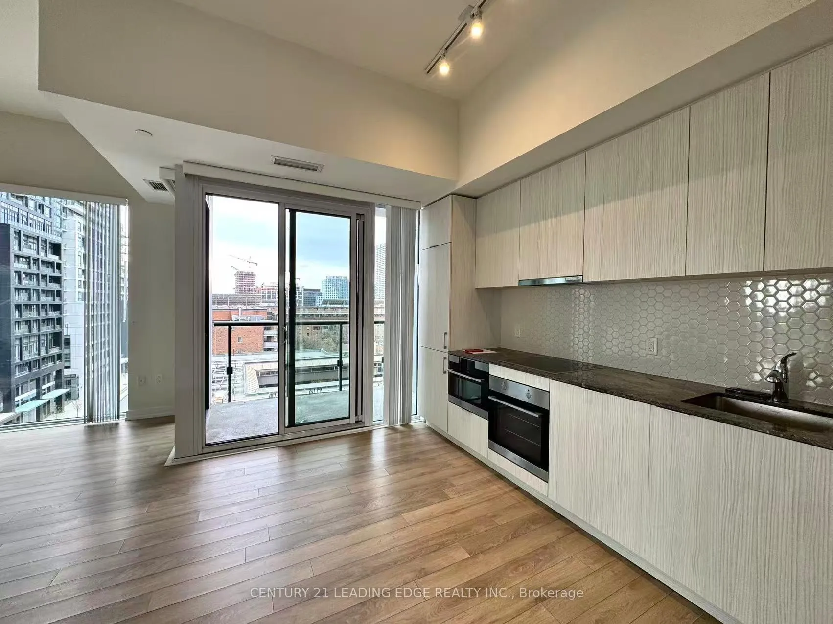 Photo 3 of Unit 718, 158 Front Street E, Toronto, Moss Park — HOMEH