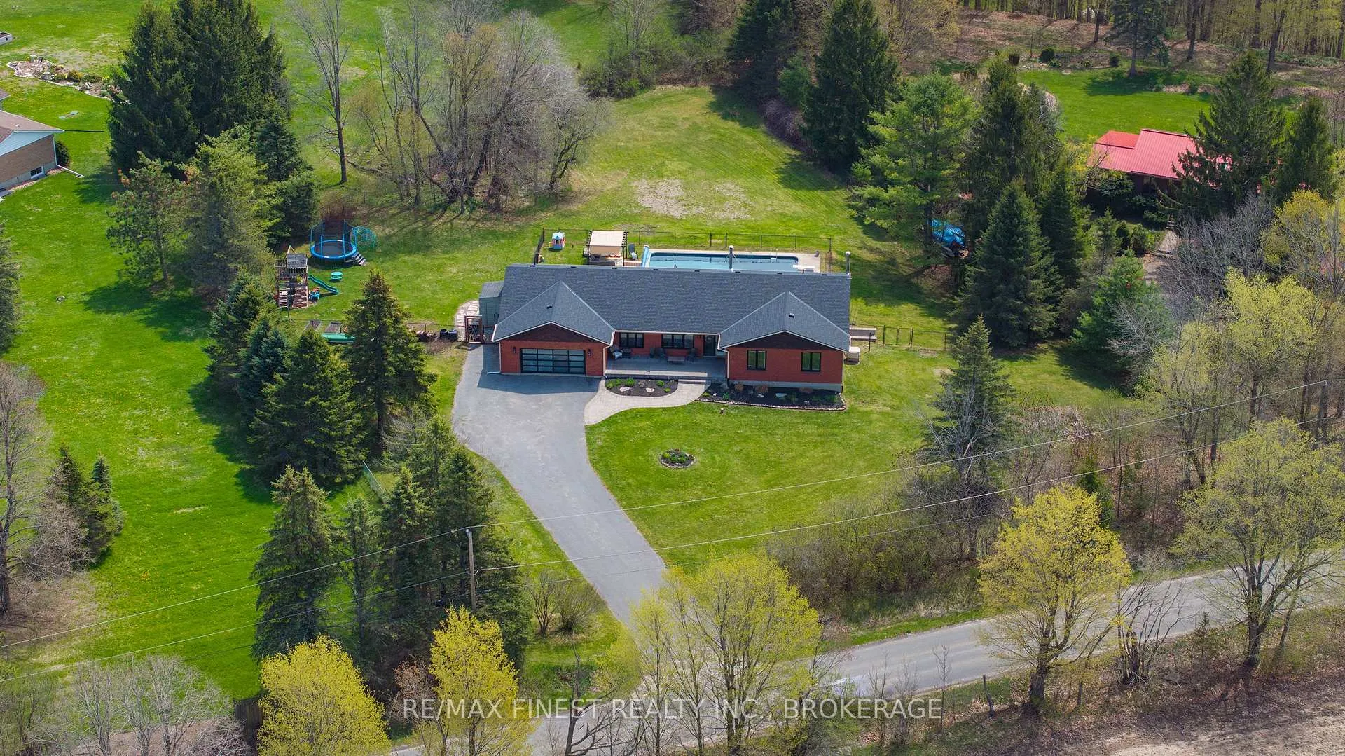 Photo 4 of 3010 Lakefield Drive, Frontenac, Frontenac South — HOMEH