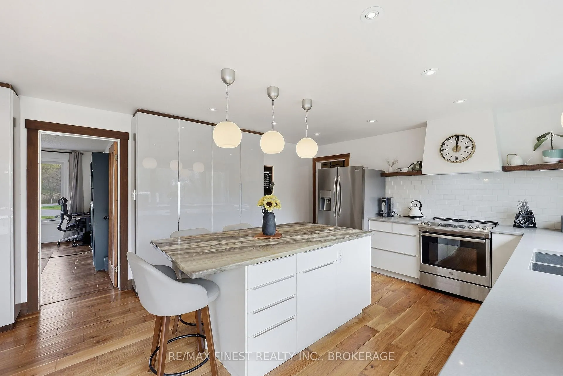 Photo 15 of 3010 Lakefield Drive, Frontenac, Frontenac South — HOMEH