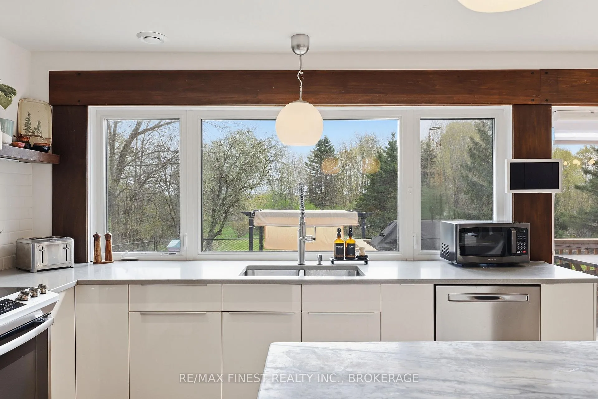 Photo 18 of 3010 Lakefield Drive, Frontenac, Frontenac South — HOMEH